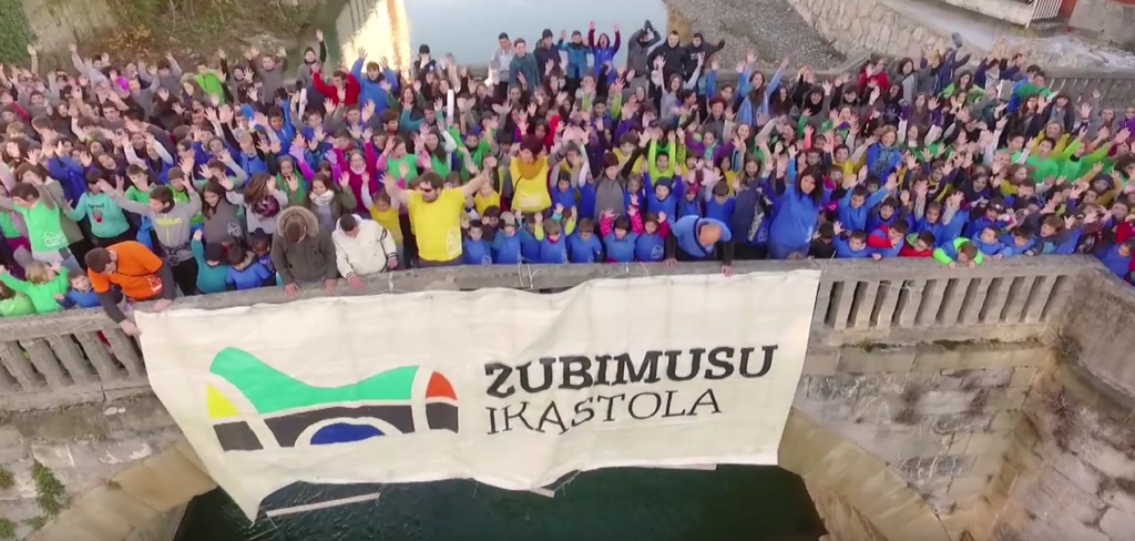 Zubimusu Ikastolako ikasleak